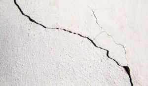repair cracked plaster walls